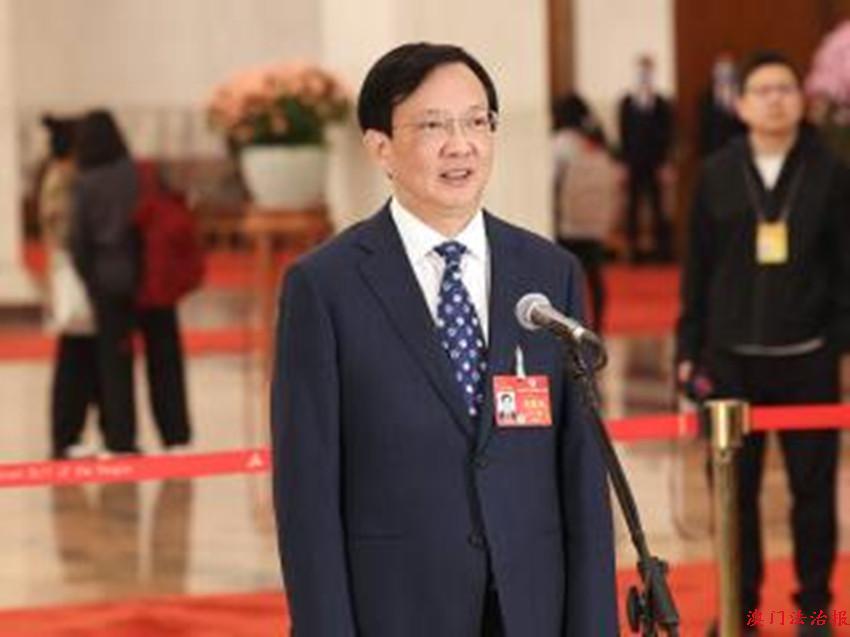 卢进.jpg